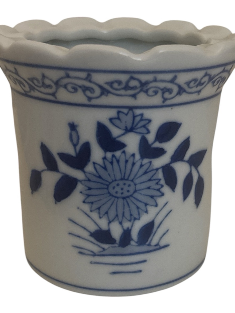Blue & White Scalloped Floral Cutout Holder